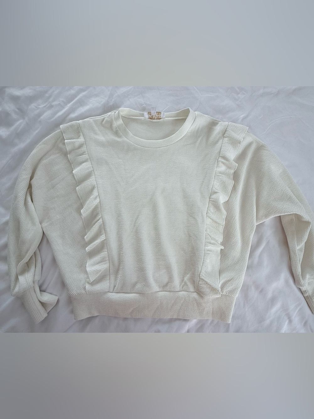 Love & Piece Ruffle Sleeve Sweatshirt in White Size Small1